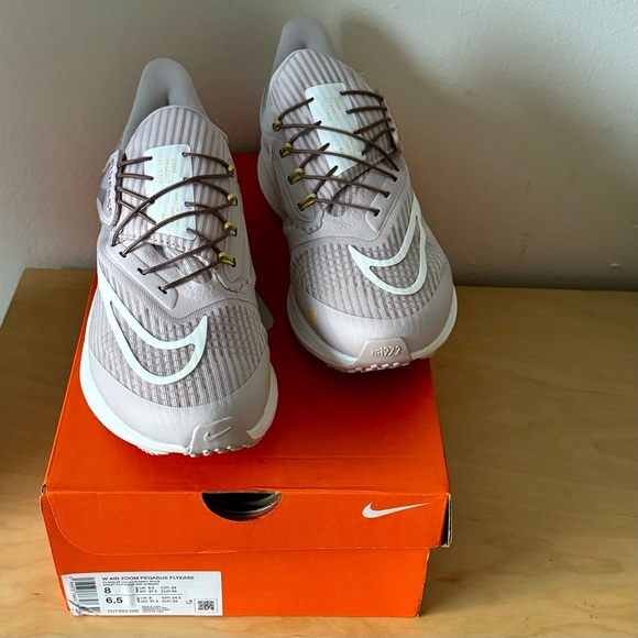 NIB - Nike Air Zoom Pegasus Flyease 🆕🆕🆕 - Picture 1 of 8